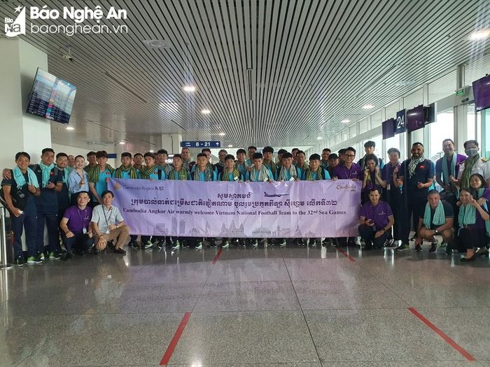 U22 Việt Nam lên đường sang Campuchia, sẵn sàng hành trình bảo vệ huy chương vàng SEA Games. Ảnh: Hải Hoàng