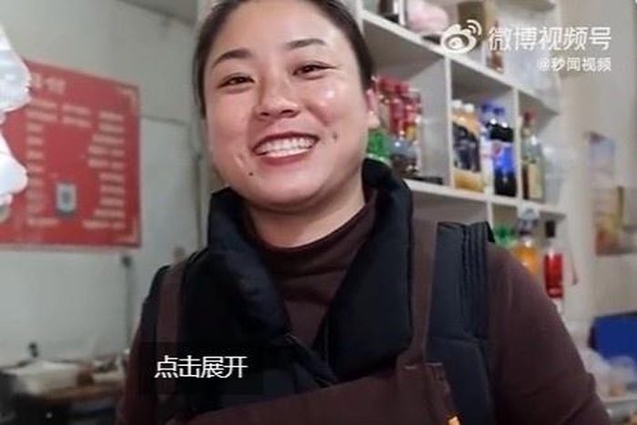 Người chị ở Trung Quốc dành dụm hơn 10 năm để mua nhà, xe cho em trai. Ảnh: Weibo.