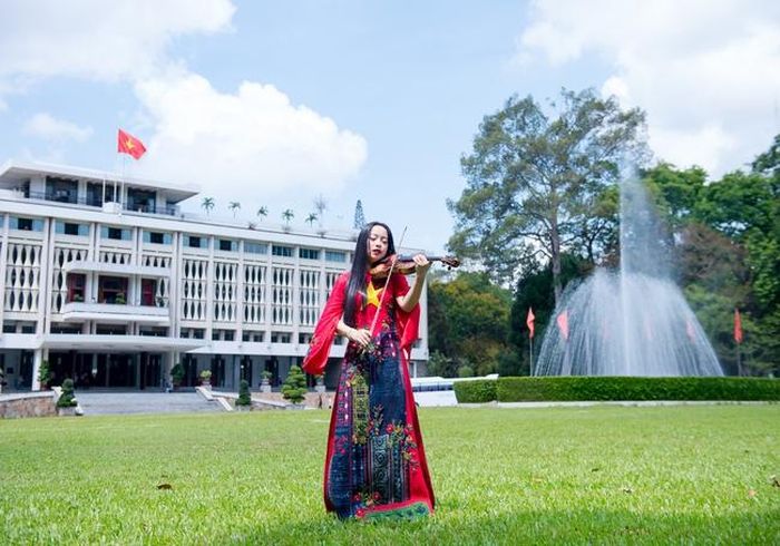 Nghệ sĩ Trịnh Minh Hiền đã thực hiện những cảnh quay rất đẹp trong MV "Đất nước trọn niềm vui"