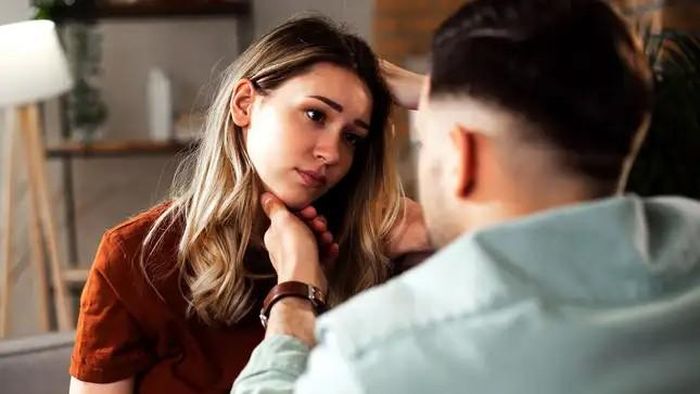 Sau khi kết hôn, cuộc sống bận rộn dẫn đến việc bỏ qua những sở thích chung. (Ảnh: ITN),