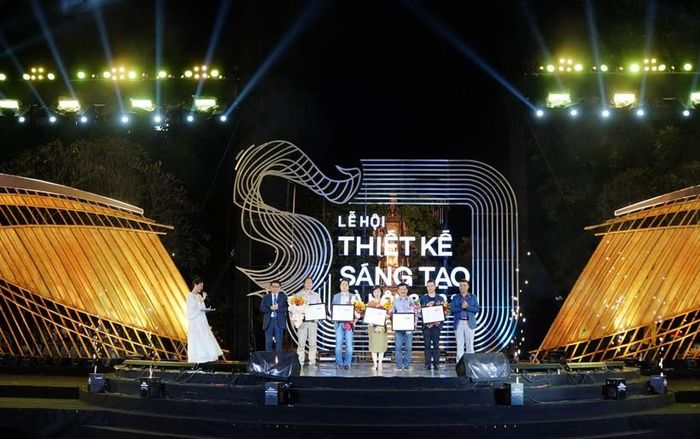 Cuộc thi 'Thiết kế nghệ thuật công cộng 2022' có 5 trường đại học tham gia, gồm: ĐH Xây dựng Hà Nội, ĐH Kiến trúc Hà Nội, ĐH Mỹ thuật Công nghiệp, ĐH Quốc gia Hà Nội và ĐH Khoa học Công nghệ Hà Nội.
