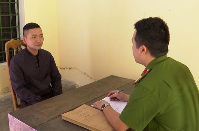 Đối tượng Nguyễn Anh Đạt tại cơ quan điều tra.