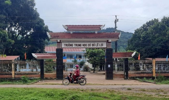 Từ một xã đói nghèo, đến nay Đắk Phơi đã có hệ thống điện, đường, trường, trạm khang trang, hiện đại.