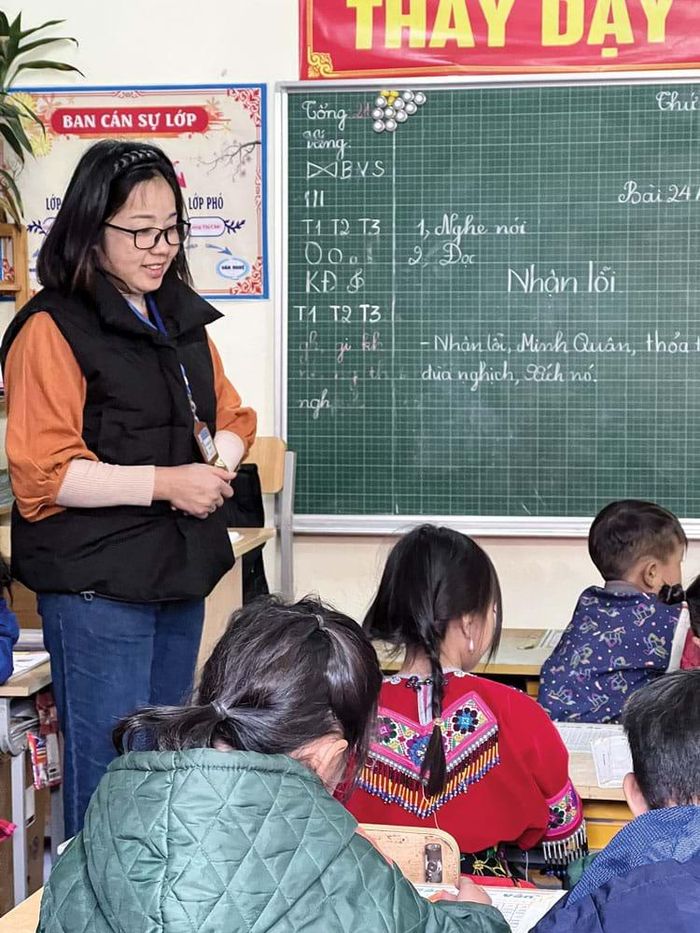 Lớp 1 của cô giáo Huyện hôm nay, tại trường tiểu học bán trú Nàn Ma, Xín Mần, Hà Giang.