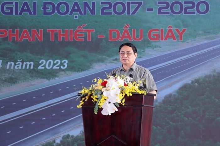 Thủ tướng nêu rõ một số bài học kinh nghiệm quan trọng từ việc triển khai các dự án cao tốc thời gian qua.