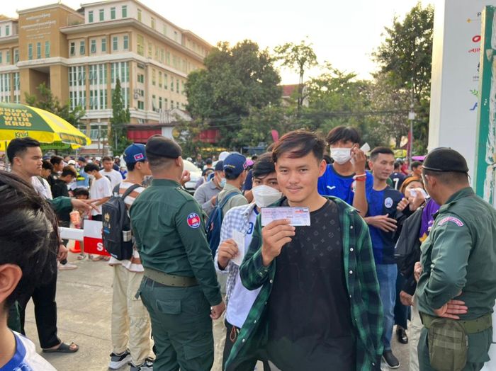 Vé xem các trận đấu bóng đá ở SEA Games 32 được phân phối miễn phí nhưng không dễ kiếm (ảnh Tiểu Phùng)