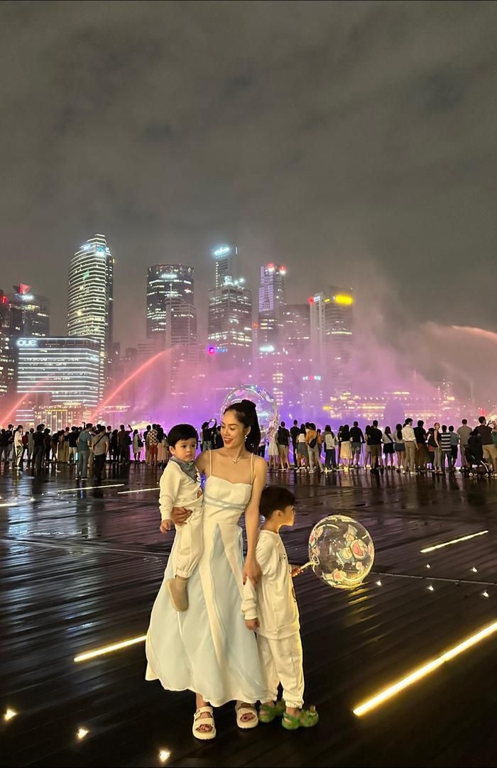 Mới đây Dương Cẩm Lynh đã tổ chức sinh nhật lần thứ hai cho con trai út. Ngoài ra nữ diễn viên cũng nhận được nhiều lời chúc cô sớm trở lại việc đi đóng phim và hoạt động nghệ thuật như trước đây