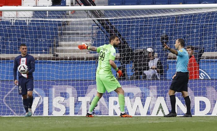 Hàng thủ PSG có một ngày thi đấu thảm họa