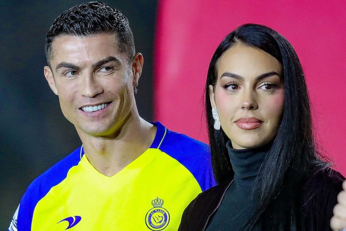 Ronaldo gắn bó với chân dài Tây Ban Nha từ 2016, lâu nhất trong số những người đẹp anh quen. Nhưng chưa thấy tiền đạo người Bồ đả động đến đám cưới