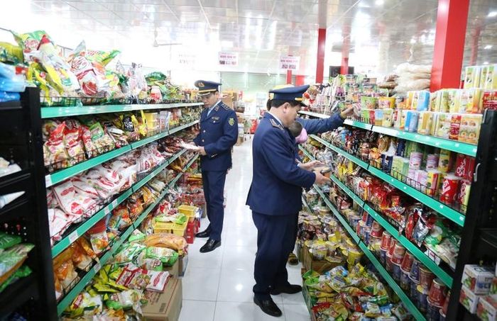 Lực lượng Quản lý thị trường tỉnh Lào Cai tăng cường công tác giám sát, kiểm tra nhằm đảm bảo bình ổn thị trường hàng hóa.