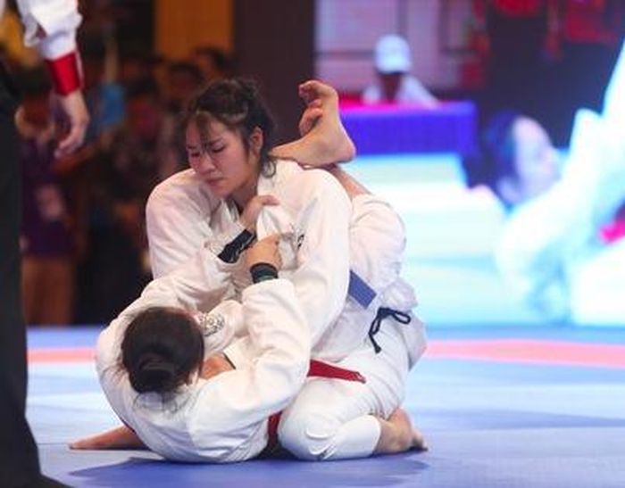 Đặng Thị Huyền nén đau mang về tấm huy chương đầu tiên cho đoàn Việt Nam
