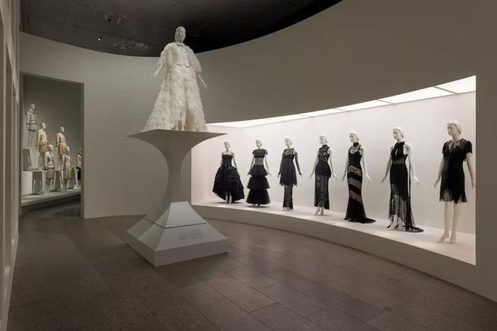 Trưng bày tác phẩm của Kar Lagerfeld