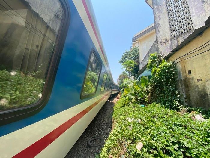 Các hành khách trên tàu hỏa một phen hú vía.