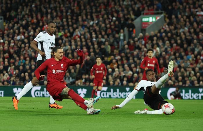 Sang hiệp hai, Liverpool có thêm vài cơ hội