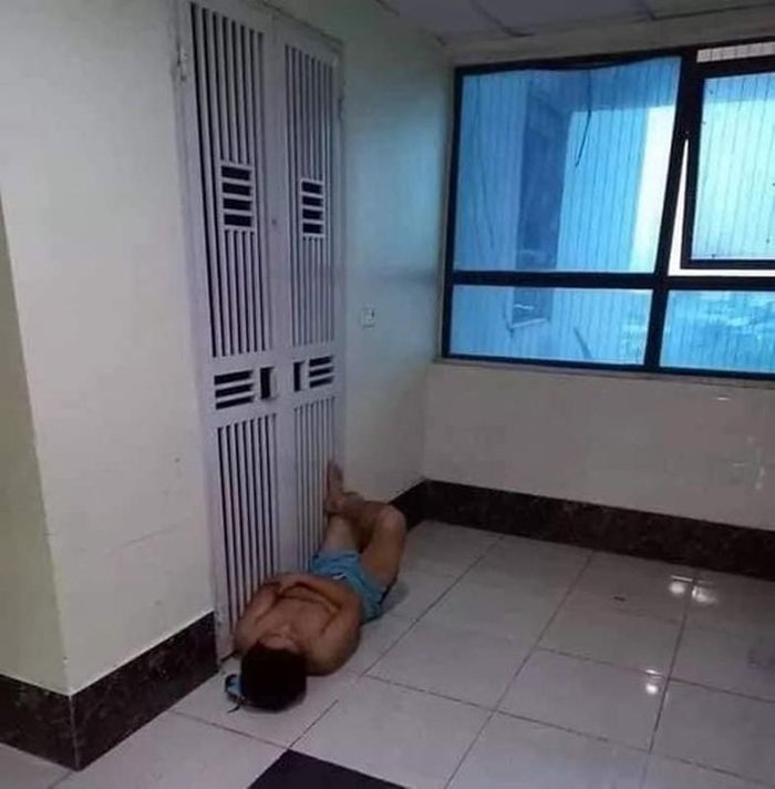 Dưới phần bình luận, dù cái kết đã được xác nhận nhưng nhiều cánh mày râu vẫn giữ lại chút thể diện bằng bình luận: "Nhà mình, mình thích ngủ đâu chẳng được"....
