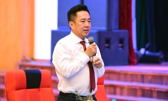  Các đại biểu trả lời câu hỏi của đoàn viên thanh niên tại Diễn đàn. Ảnh: Xuân Tùng 
