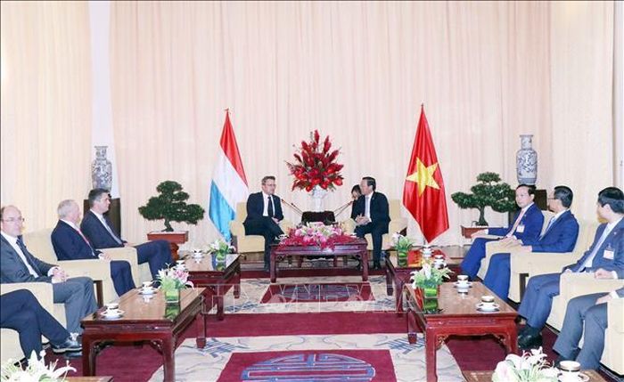 Quang ảnh buổi tiếp.