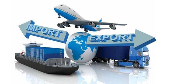 Thặng dư thương mại vẫn là yếu tố tích cực hỗ trợ tỷ giá. Ảnh: T.L