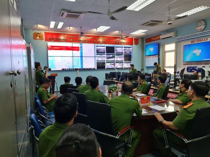 Với ứng dụng này, công tác phối hợp chỉ huy giữa các đơn vị được triển khai nhanh nhất để đảm bảo đám cháy được dập tắt kịp thời.