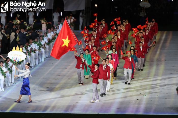 Đoàn thể thao Việt Nam dự SEA Games 32 với 1.003 thành viên, trong đó có 702 VĐV, 189 HLV, thi đấu ở 30/36 môn thể thao với 447/583 nội dung, phấn đấu nằm trong top 3 Đại hội.