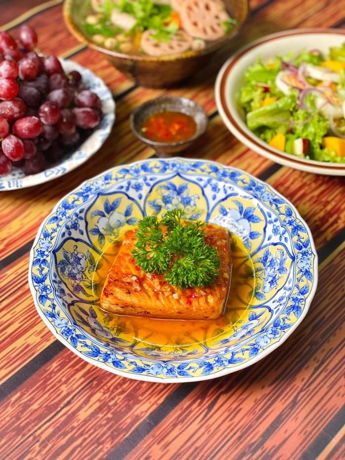 2/ Canh củ sen hầm đuôi heo