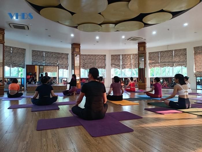 Ngày càng nhiều người tìm đến thiền yoga để cân bằng cuộc sống.