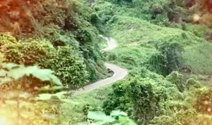 Con đường dẫn vào điểm trường Lũng Hoài, trường Tiểu học Thượng Nung.