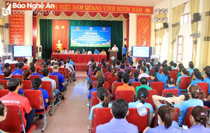 Toàn cảnh hội nghị tiếp xúc cử tri. Ảnh: Thanh Quỳnh