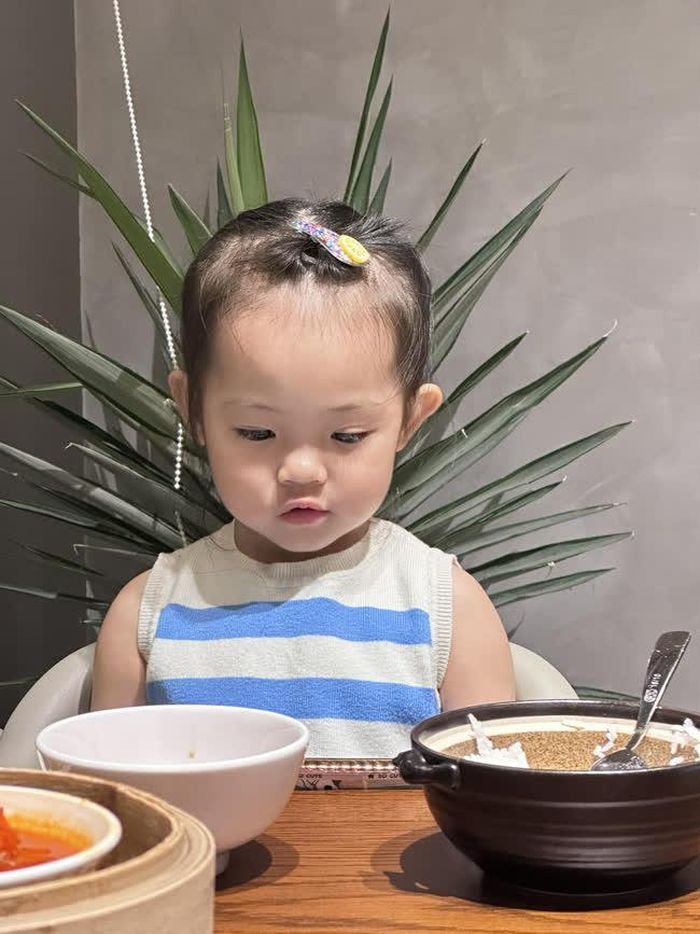 Khoảnh khắc khiến Đàm Thu Trang ngỡ ngàng vì con gái Suchin quá giống Cường Đô La
