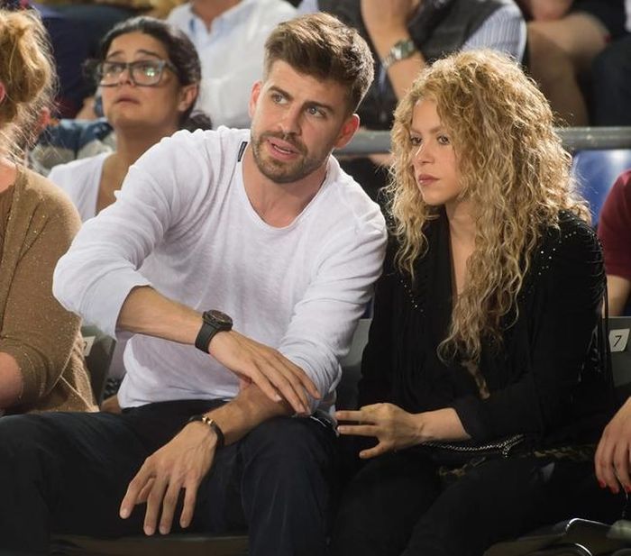 Shakira từng có mối tình lãng mạn với cầu thủ bóng đá Gerard Pique