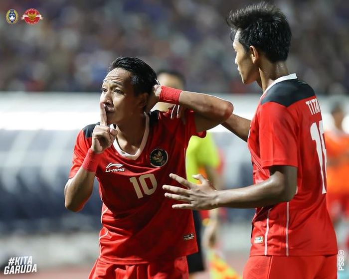 Beckham ghi bàn thắng hạ U22 Campuchia tối 10-5. Ảnh: PSSI