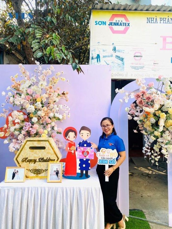 Nhiều khách mời thích thú với cách mừng cưới không phong bì.