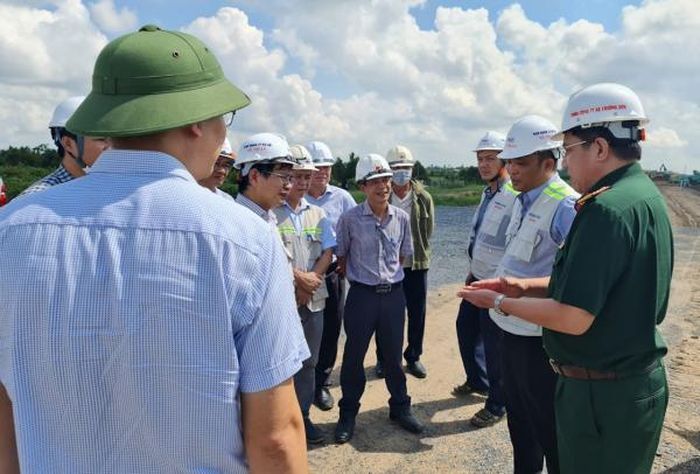 Ban quản lý dự án Mỹ Thuận yêu cầu các nhà thầu phải tập trung vào dự án, không để xảy ra tình trạng chậm tiến độ.