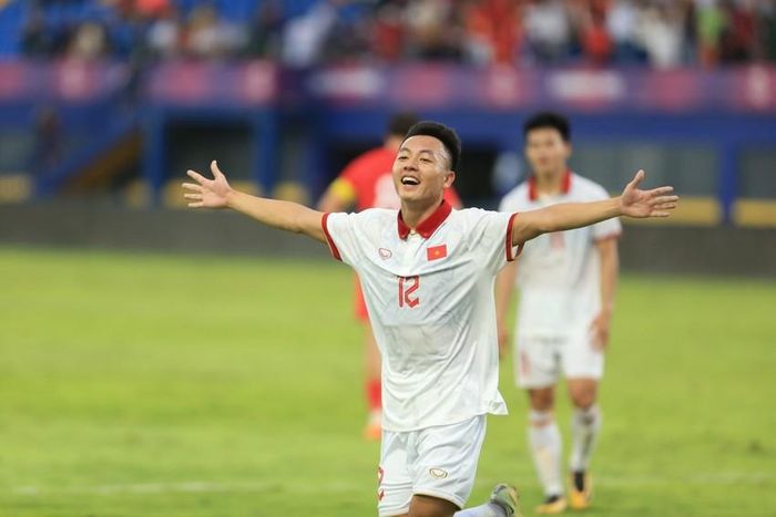Thái Sơn là một phát hiện mới của HLV Troussier ở sân chơi SEA Games 32. Ảnh: ANH PHƯƠNG.