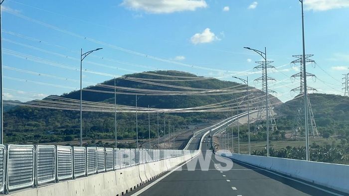 Dự án cao tốc đoạn Vĩnh Hảo - Phan Thiết có tổng chiều dài 100,8km đi qua địa bàn tỉnh Bình Thuận. Tổng mức đầu tư dự án là hơn 10.800 tỷ đồng từ nguồn vốn ngân sách Nhà nước. Ảnh: Quang Toàn/BNEWS/TTXVN