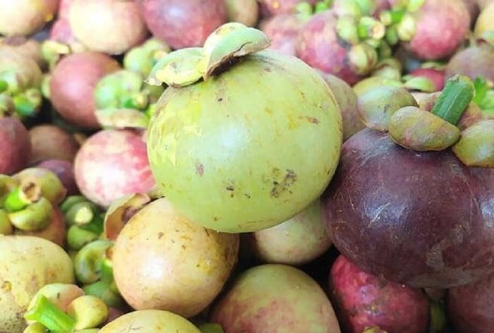 Chọn quả sẫm màu nếu muốn ăn ngay.