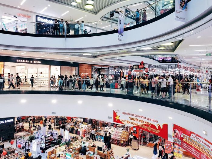  Kido muốn biến Parkson Hùng Vương thành một TTTM hút khách như Vạn Hạnh Mall (quận 10). Ảnh: Kido. 