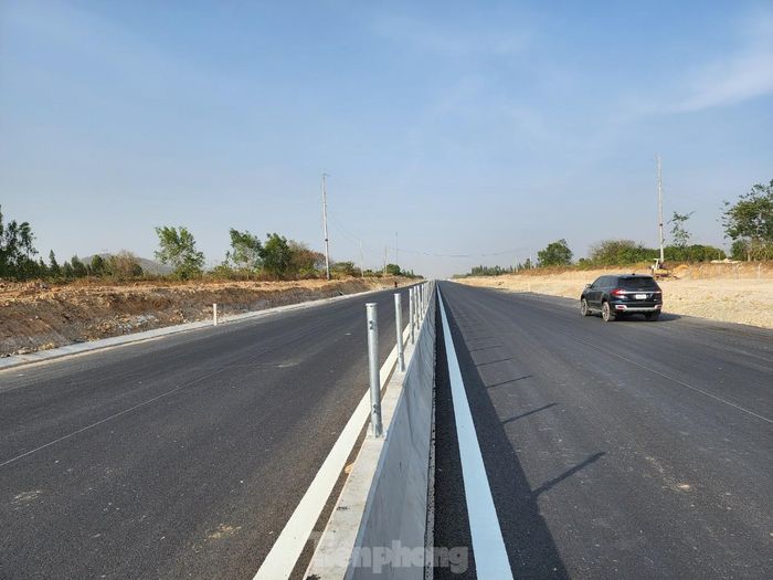 Bộ Giao thông Vận tải quyết định tổ chức khánh thành dự án cao tốc Bắc Nam, đoạn Vĩnh Hảo - Phan Thiết vào ngày 19/5.