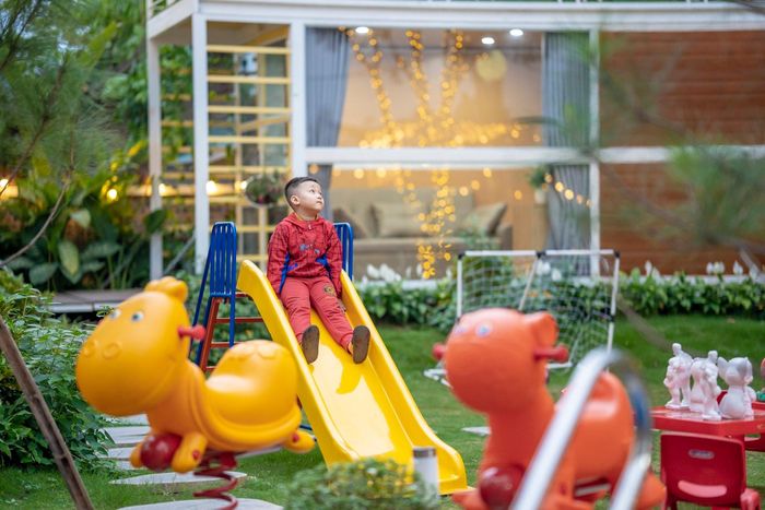 Tiếng cười con trẻ hòa lẫn với những câu chuyện buồn, vui của người lớn bên ánh lửa bập bùng là khoảnh khắc khó quên trong cuộc đời.