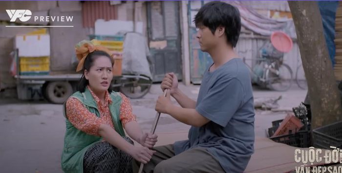 Bình xin lỗi Điền vì vẫn còn tương tư Lưu. Ảnh: VTV
