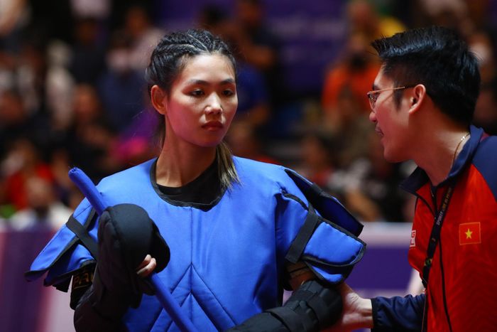 Tại SEA Games 2019, Đào Thị Hồng Nhung (ảnh) từng giành huy chương vàng. Tuy nhiên trong ngày thi đấu đầu tiên của môn Arnis tại SEA Games 2023, hai nữ võ sĩ Hồng Nhung và Trang Chi đều dừng bước ở bán kết và giành huy chương đồng.