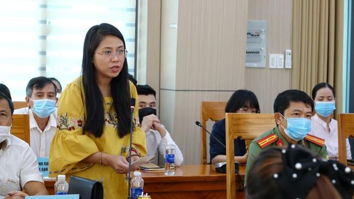 Lê Thị Hải Châu - Tổng Thư ký, Hội Đầu tư, phát triển du lịch Phú Quốc phát biểu tại buổi họp