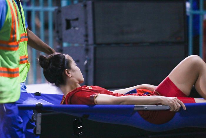 Thúy Nga là một trong những trung vệ có lối chơi lăn xả. 