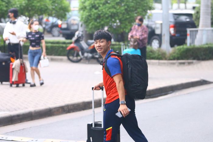  Huỳnh Công Đến là cầu thủ hiếm hoi của U22 Việt Nam tỏ ra tươi tắn. 