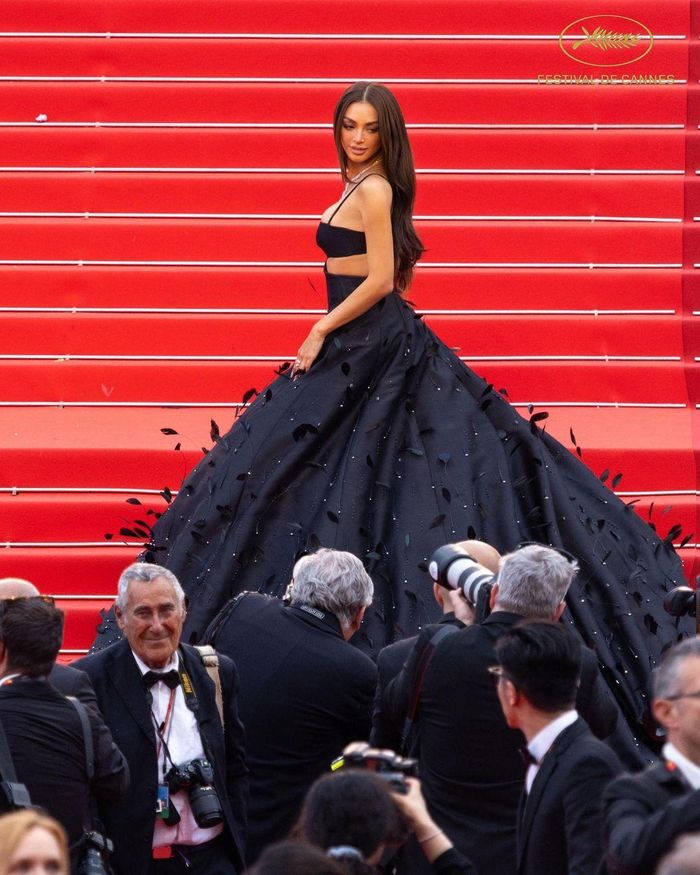 Kylie Verzosa lần đầu xuất hiện trên thảm đỏ LHP Cannes.