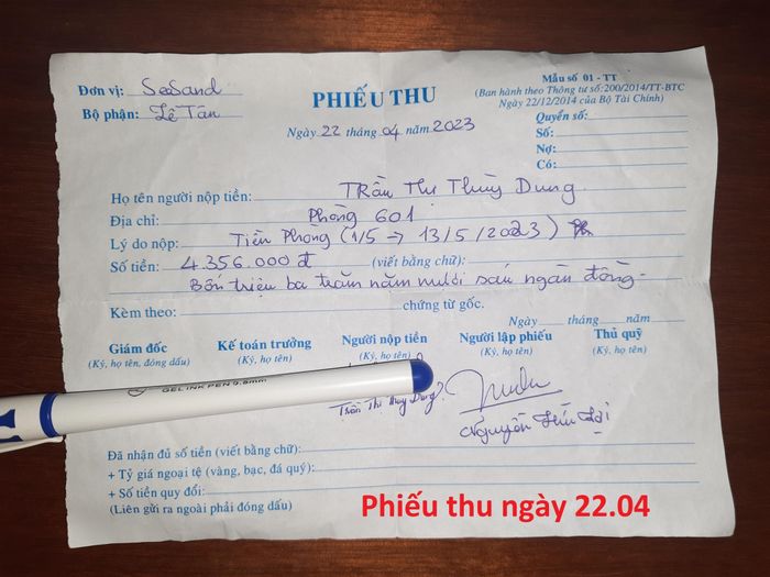 Phiếu thu của khách sạn đối với chị Dung. 