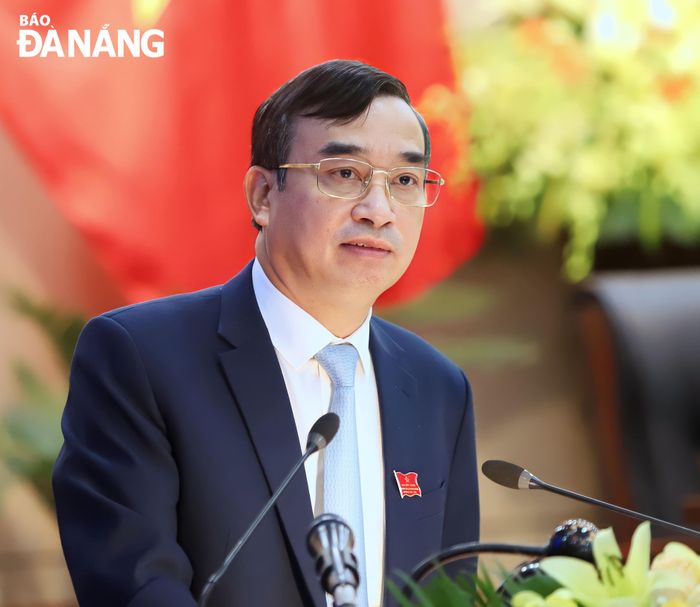 Chủ tịch UBND thành phố Lê Trung Chinh.