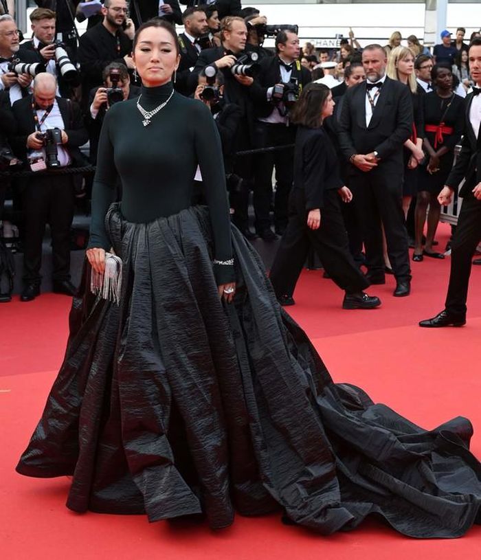 Củng Lợi trên thảm đỏ LHP Cannes 2023