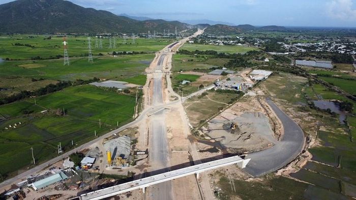 Một đoạn tuyến trên cao tốc Vĩnh Hảo-Phan Thiết đi qua địa bàn tỉnh Bình Thuận. (Ảnh: Huy Hùng/TTXVN)