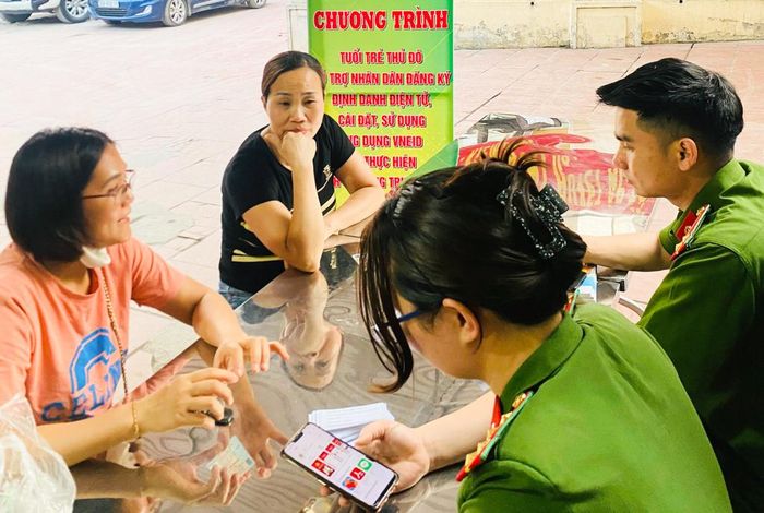 Các chiến sĩ quyết tâm với mục tiêu phục vụ nhân dân, vừa là thực hiện tốt công tác quản lý dân cư góp phần đảm bảo an ninh trật tự trên địa bàn